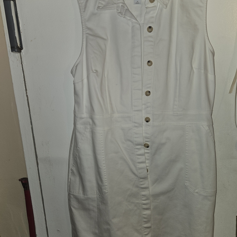 Liz Claiborne Cream Sleeveless Midi Dress
